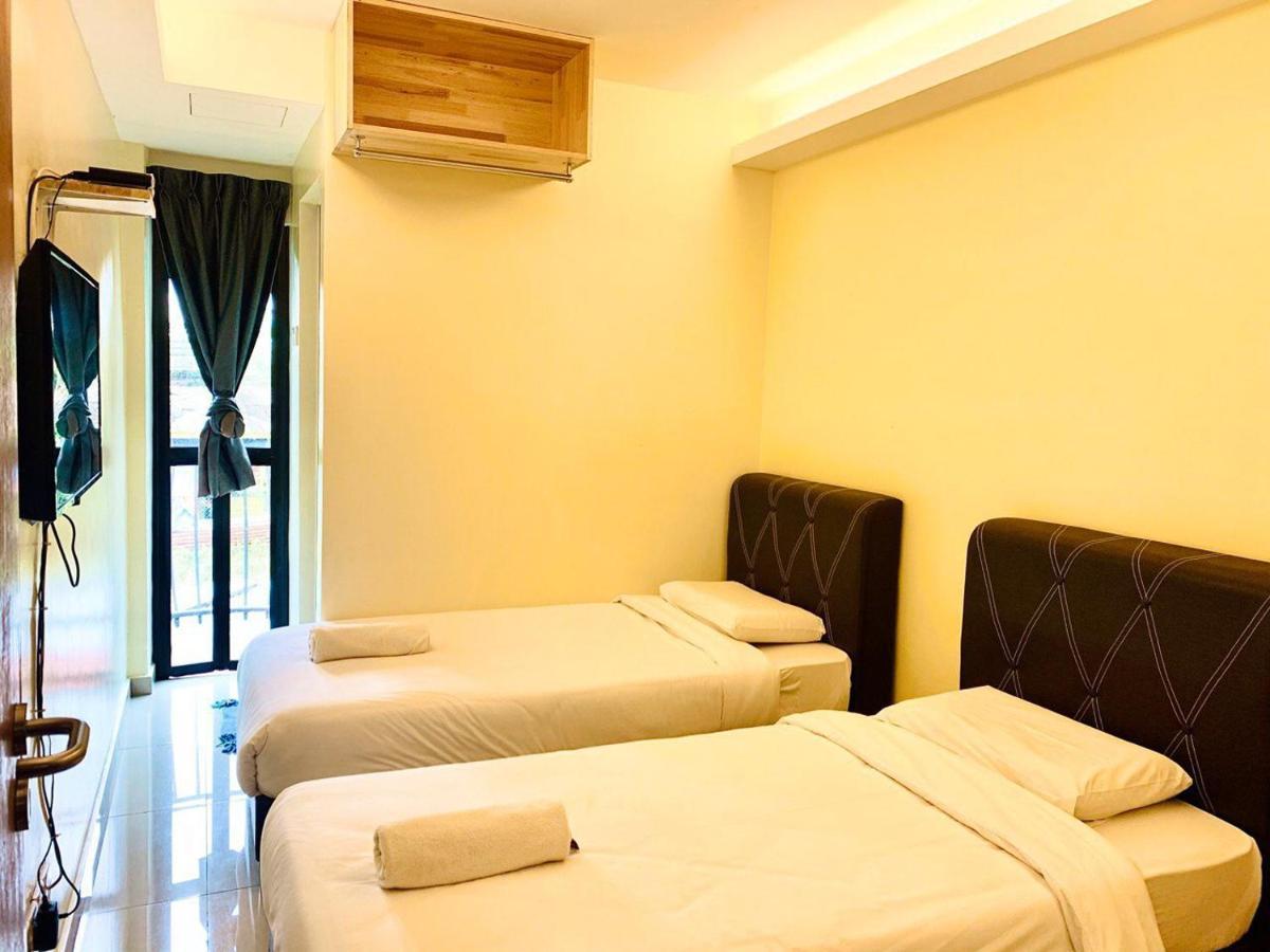 קמרון היילנדס Adam Hotel מראה חיצוני תמונה
